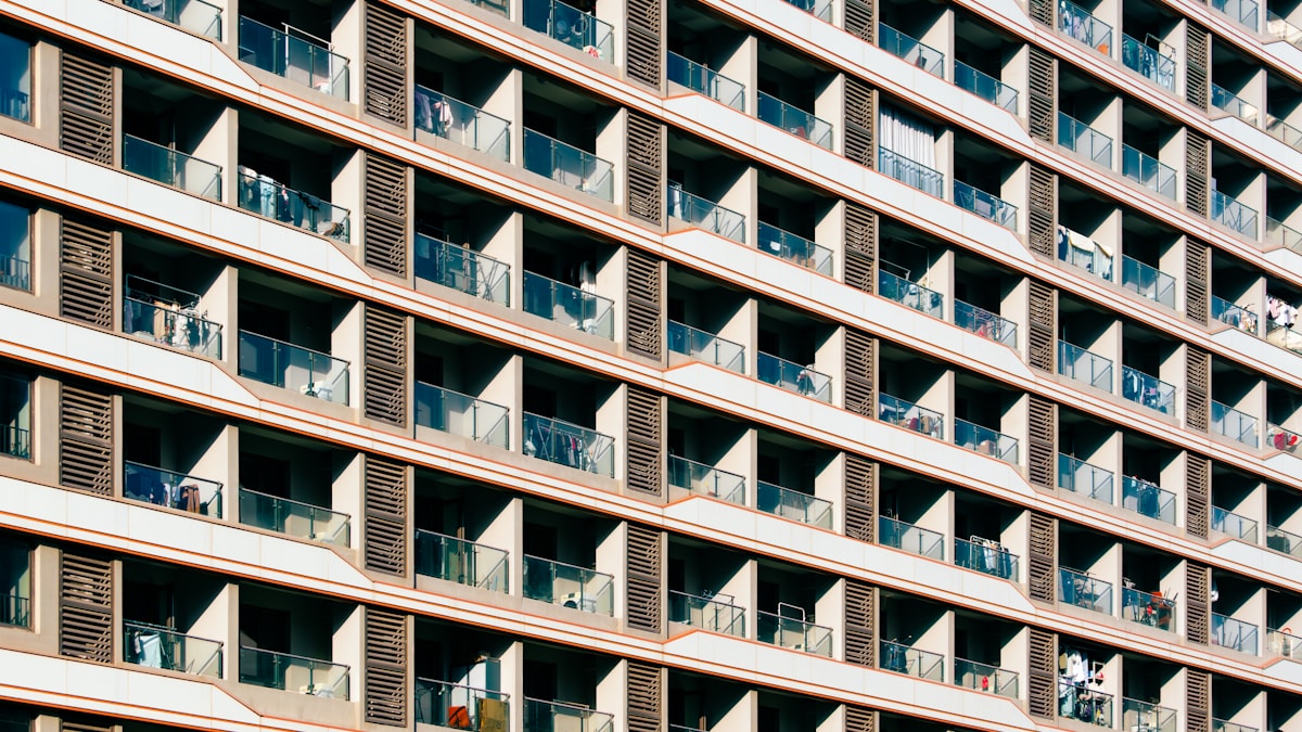 Tráfego pago para imobiliária: prédio de apartamentos para captação de leads